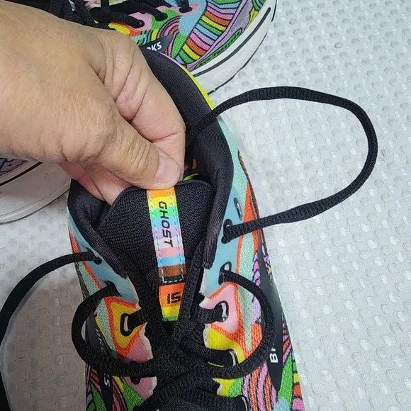 BROOKS EUC WOMENS SZ 9 GHOST 15 WEDNESDAY HOLMES PRIDE RUNNING SNEAKER SHOES
