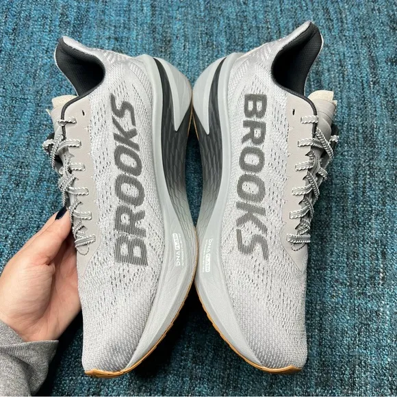 Brooks Hyperion 2 Running Shoes in Alloy Grey Bright White Black