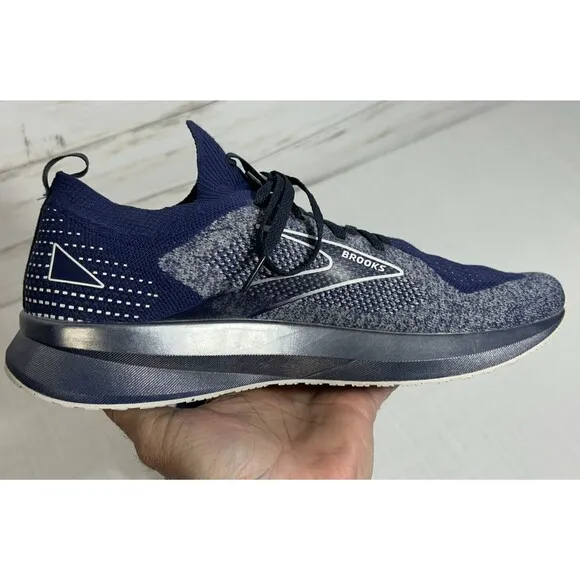Brooks Levitate 5 Stealth Fit Running Shoes - Men's 11 D Med - Navy Blue &amp; White