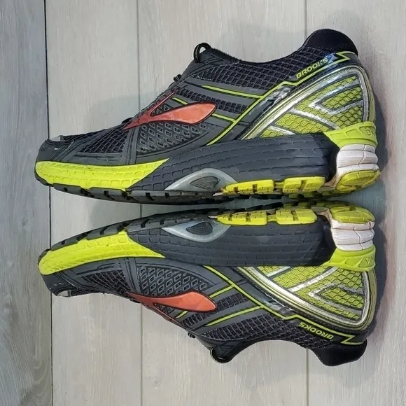 Brooks Mens Adrenaline GTS Running Sneakers shoes sz 11.5 Medium (B)