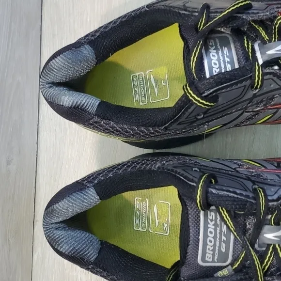 Brooks Mens Adrenaline GTS Running Sneakers shoes sz 11.5 Medium (B)