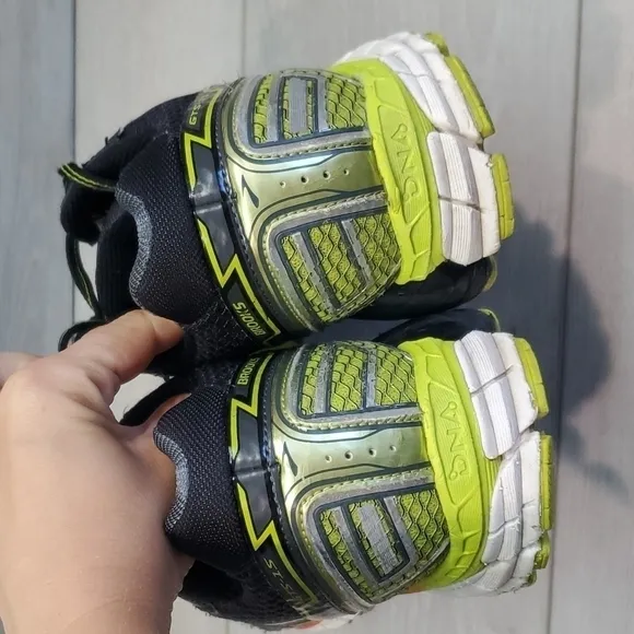 Brooks Mens Adrenaline GTS Running Sneakers shoes sz 11.5 Medium (B)