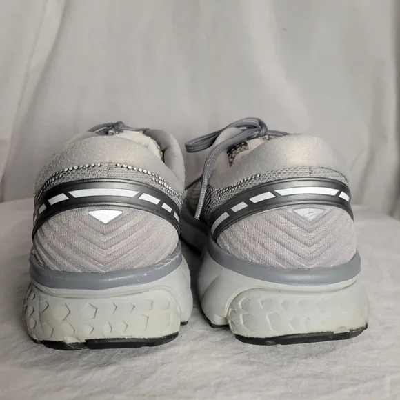 Brooks Women's Ghost 11 Gray Running Shoes Size 10