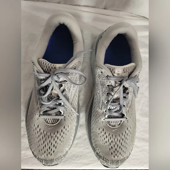 Brooks Women's Ghost 11 Gray Running Shoes Size 10