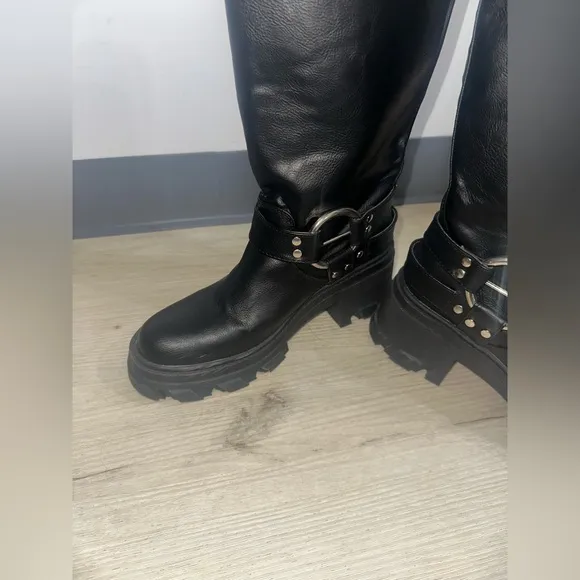 Buckle-Down Side Buckle Detail Midi Calf Biker Boot
