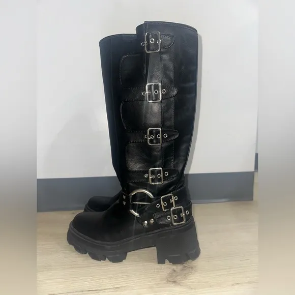 Buckle-Down Side Buckle Detail Midi Calf Biker Boot