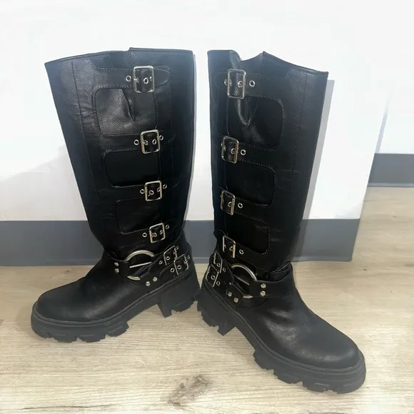 Buckle-Down Side Buckle Detail Midi Calf Biker Boot