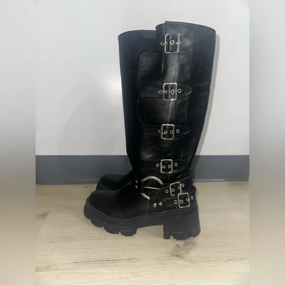 Buckle-Down Side Buckle Detail Midi Calf Biker Boot