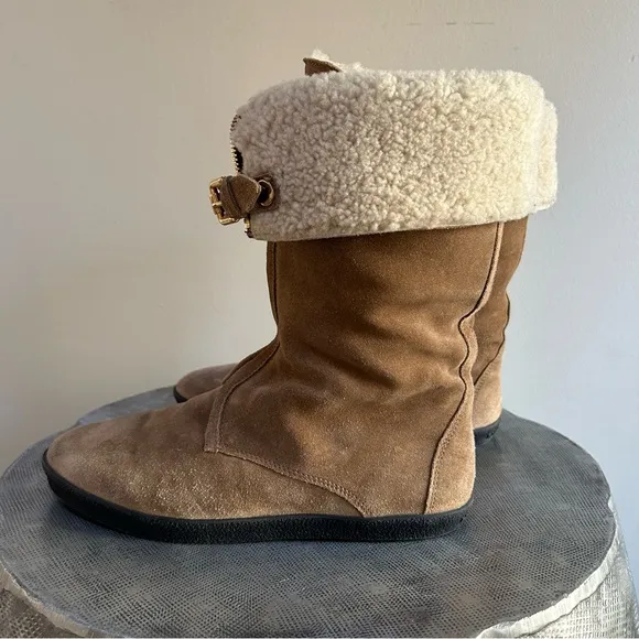 Burberry ~ Stanleigh Weather Shearling Flat Ankle Tan Suede Boots in size EU 38