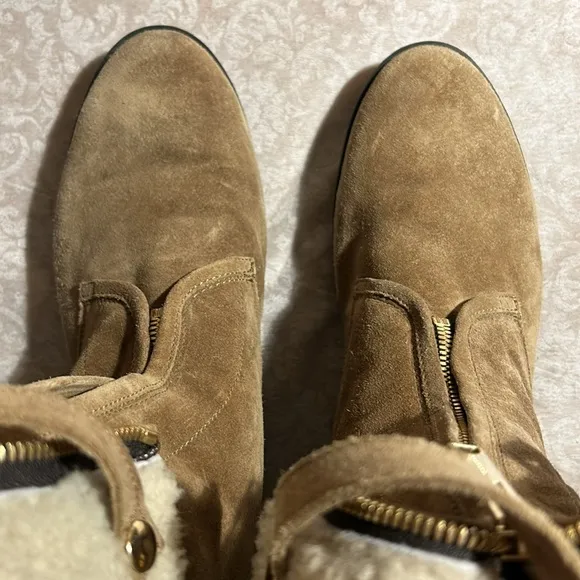 Burberry ~ Stanleigh Weather Shearling Flat Ankle Tan Suede Boots in size EU 38