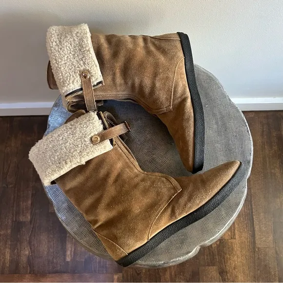 Burberry ~ Stanleigh Weather Shearling Flat Ankle Tan Suede Boots in size EU 38
