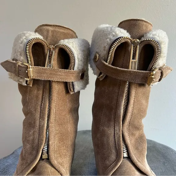 Burberry ~ Stanleigh Weather Shearling Flat Ankle Tan Suede Boots in size EU 38