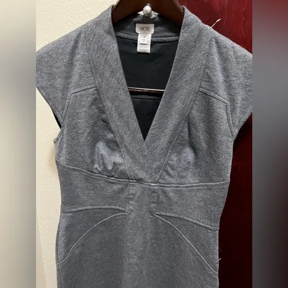 Cache Sheath Dress Gray Angled Waist Detail Women’s Size 8