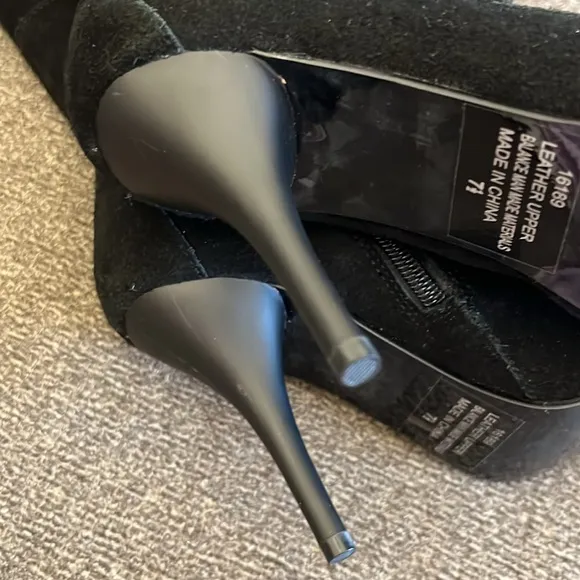 Cami Black Stiletto Suede Bohemian leather boots, Size 7.5 NWOT