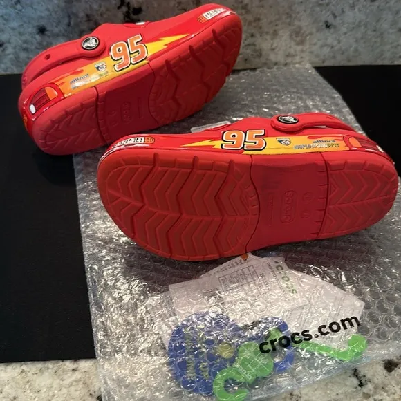 Cars Lightning Mcqueen Crocs kids size 1 like new condition still light up