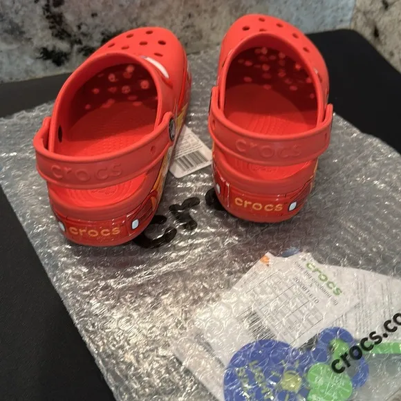 Cars Lightning Mcqueen Crocs kids size 1 like new condition still light up