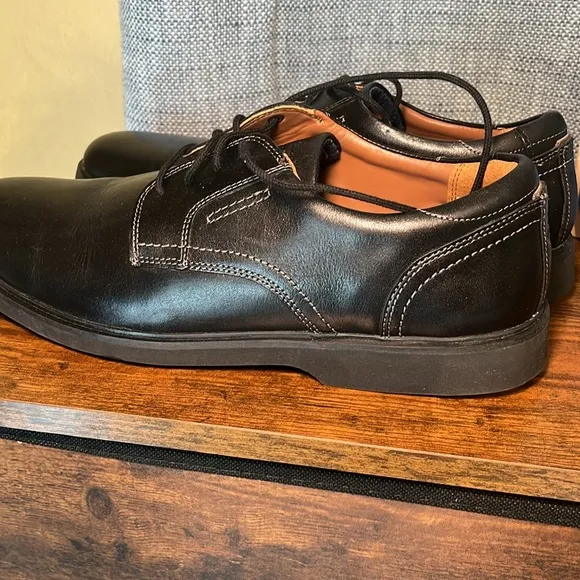 CLARKS Malwood Lace Up Oxford Shoes Black Cushion Comfy Career Professional