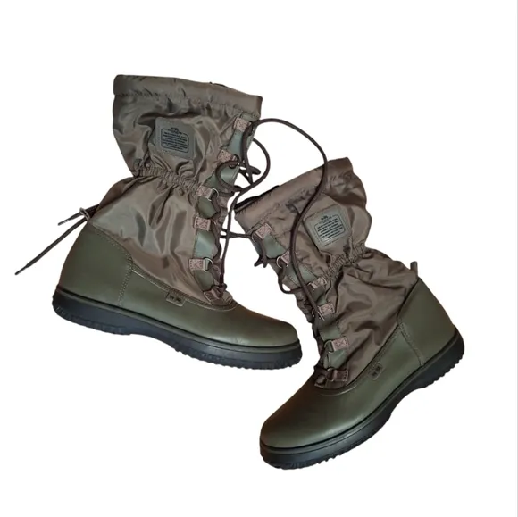 Coach Sage Green Lace Up Cold Weather Boots Ladies 9.5 Authentic