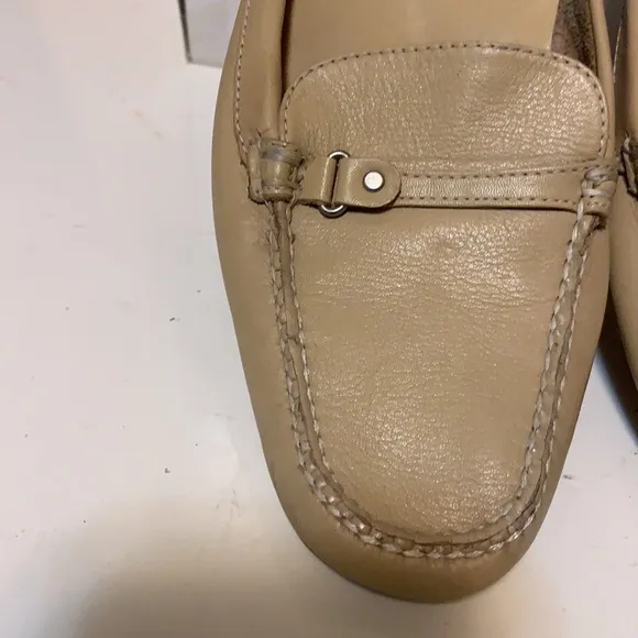COLE HAAN SZ 6 AA SLIP ON SANDALS BEIGE PREOWNED