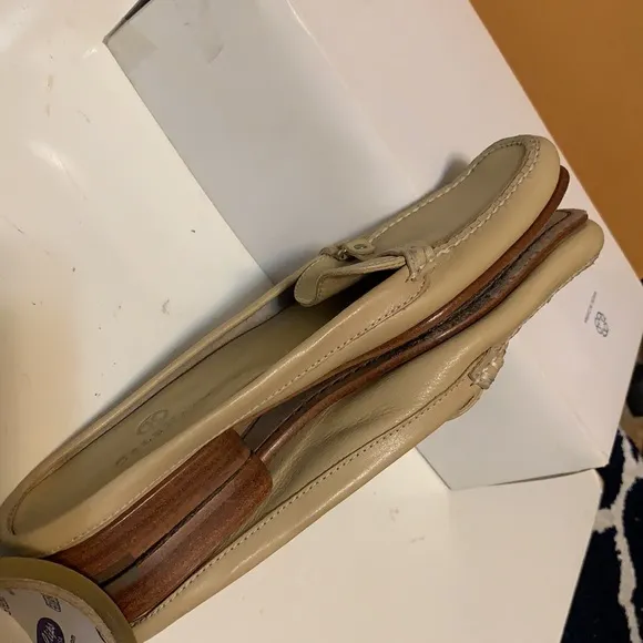 COLE HAAN SZ 6 AA SLIP ON SANDALS BEIGE PREOWNED