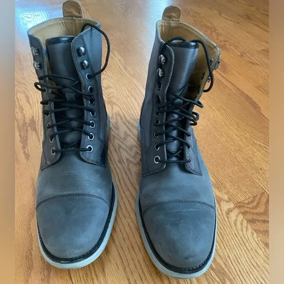 COLE HAAN WATERPROOF LunarGrand Lace Up Boots Green/Gray Men's sz 8 M. Worn Once