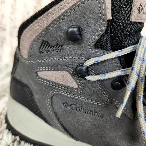 Columbia &quot;Newton Ridge Plus Waterproof&quot; Hiking Boot Grey | Women's Size 9.5 Wide
