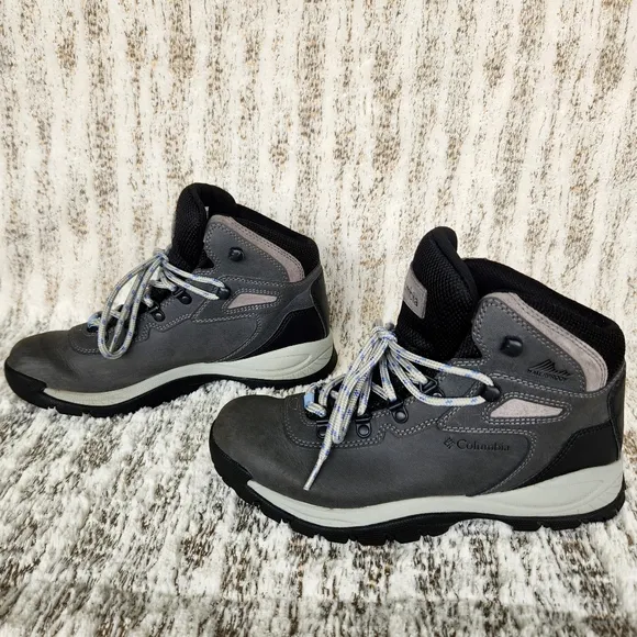 Columbia &quot;Newton Ridge Plus Waterproof&quot; Hiking Boot Grey | Women's Size 9.5 Wide