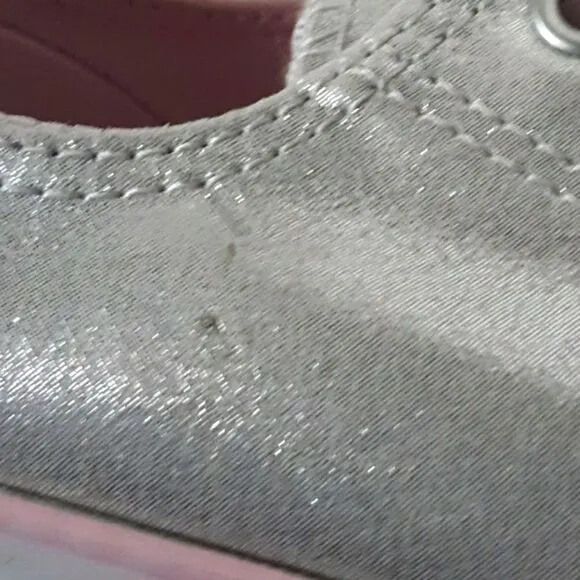 Converse Junior Big Girl size 6 Sneaker