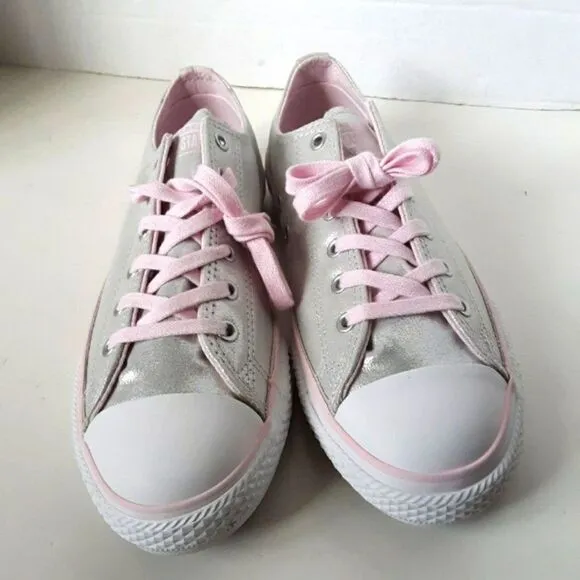 Converse Junior Big Girl size 6 Sneaker