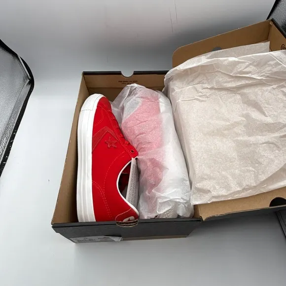 Converse Star Player Ox Mens 10/Womens 12 Shoes 142169C Red NIB