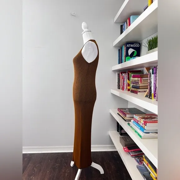 COS V-Neck Ribbed Tube Dress in brown size XS