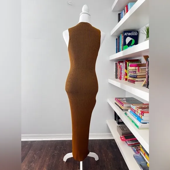 COS V-Neck Ribbed Tube Dress in brown size XS
