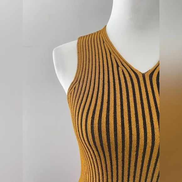 COS V-Neck Ribbed Tube Dress in brown size XS