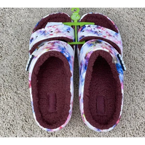Crocs Classic Cozy Sandals Tie Dye Garnet Slip On‎ Warm Fuzzy Unisex M10 W12 NWT