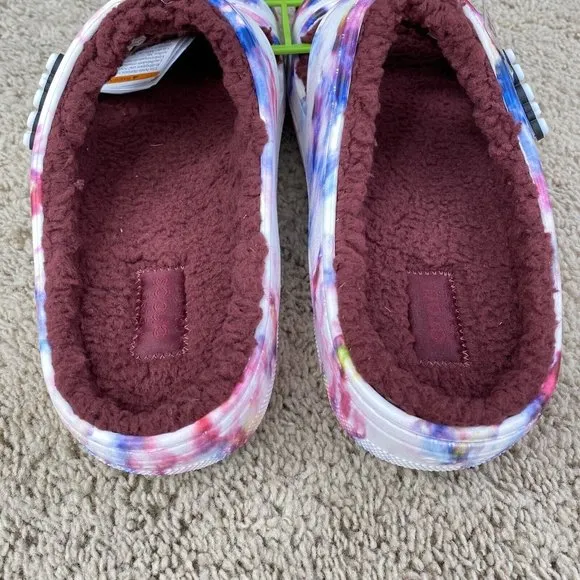 Crocs Classic Cozy Sandals Tie Dye Garnet Slip On‎ Warm Fuzzy Unisex M10 W12 NWT