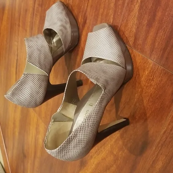 Dana Davis Italian Heels Shoes size 10