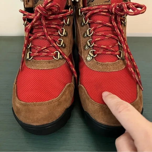 Danner Women’s Jag Hiking Boots - Monks Robe - Size 8.5 - gorpcore outdoor