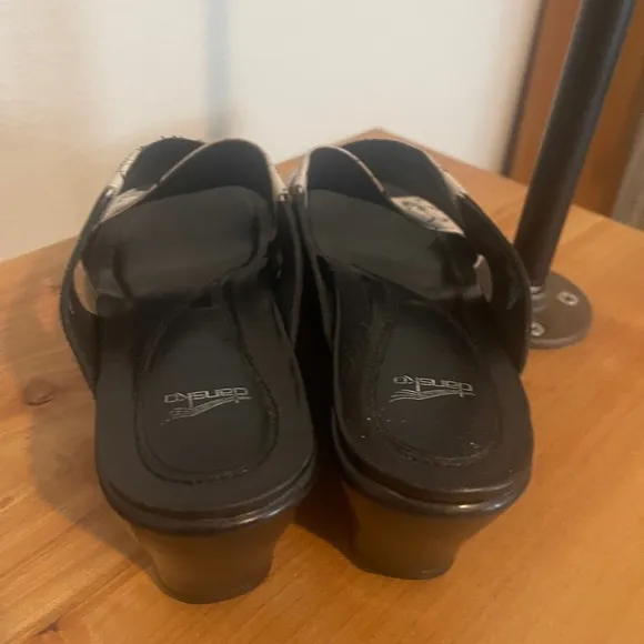 Dansko Ava French Script Comfort Criss Cross Wedge Sandal Sz 40 US 8,5