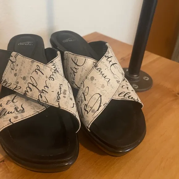 Dansko Ava French Script Comfort Criss Cross Wedge Sandal Sz 40 US 8,5