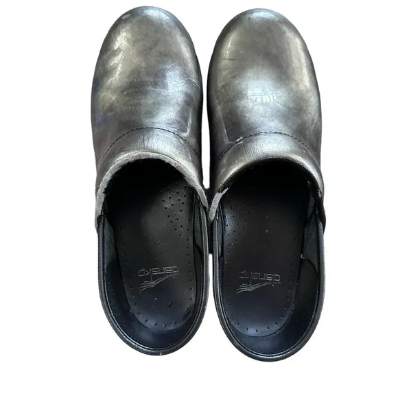 Dansko Clogs Silver/green Size 8.5  39