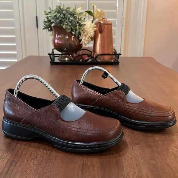 DANSKO ELLE Mary Jane SHOES MADE IN PORTUGAL COGNAC, LADIES EUR 40. 9.5 US.