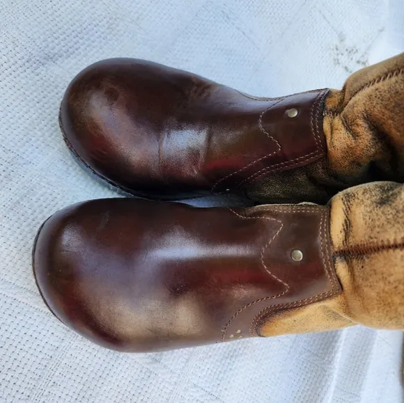 Dansko Lined two tone vegan ankle‎ boots 8.5/9