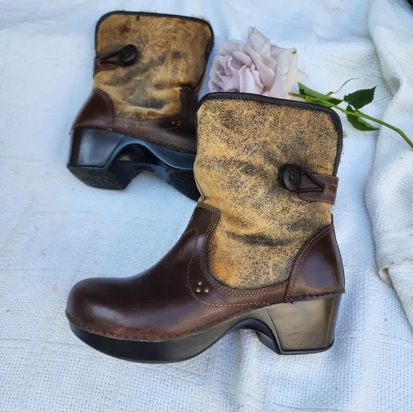Dansko Lined two tone vegan ankle‎ boots 8.5/9