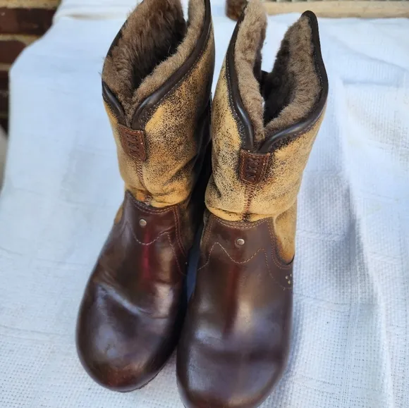 Dansko Lined two tone vegan ankle‎ boots 8.5/9