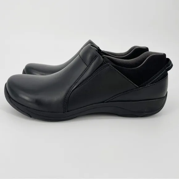 Dansko Neci Women’s Black Leather Slip On Shoe Round Toe Clogs Professional