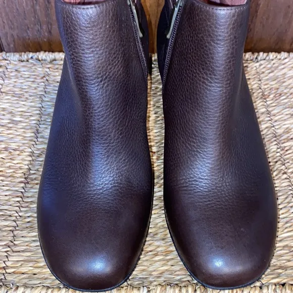 Dansko Perry Chocolate Waterproof Tumbled Ankle Boots New w/out Box!