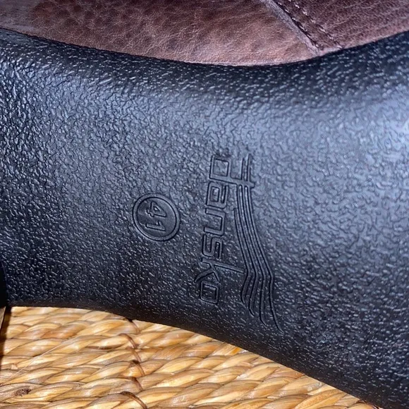 Dansko Perry Chocolate Waterproof Tumbled Ankle Boots New w/out Box!
