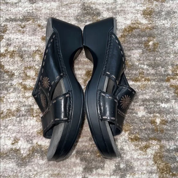 Dansko Sunny Black Leather Slip‎ On Sandals Clogs
