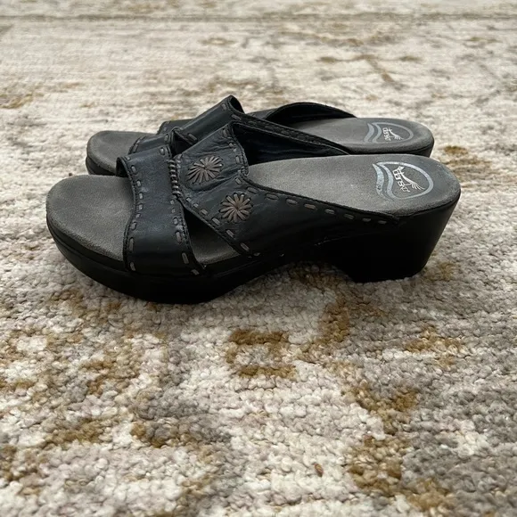 Dansko Sunny Black Leather Slip‎ On Sandals Clogs
