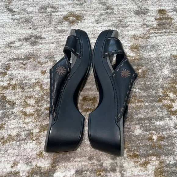 Dansko Sunny Black Leather Slip‎ On Sandals Clogs